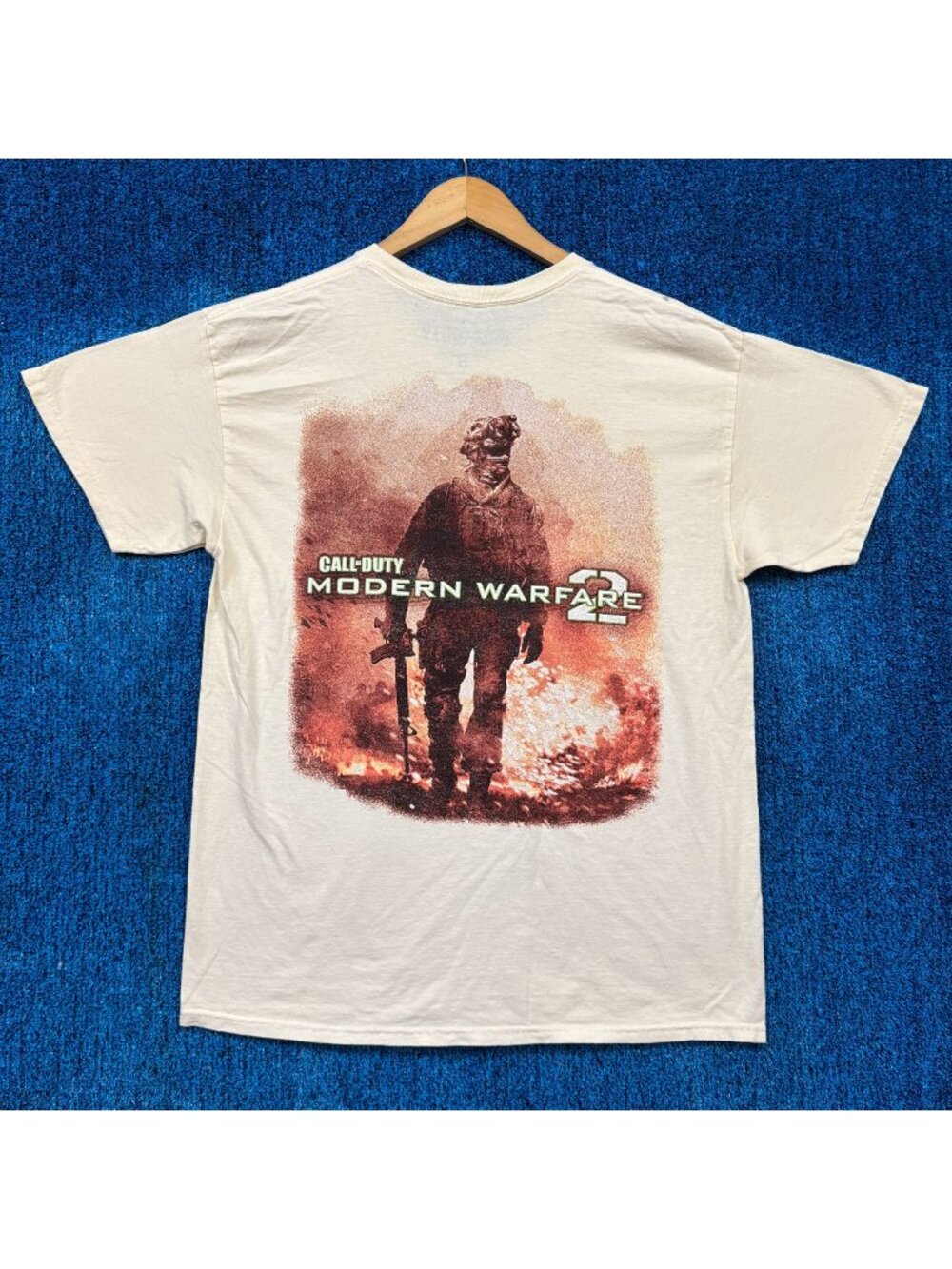 Call Of Duty Modern Warfare 2 Video Game Beige T-Shirt Size Medium